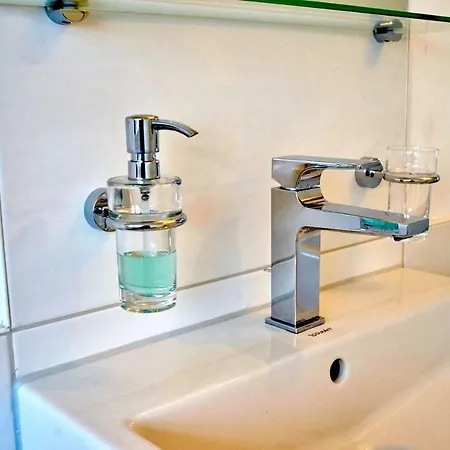 Apartament Haus Unter Den Drei Baeumen - Urlaub Auf Der Sonneninsel Usedom Zirchow